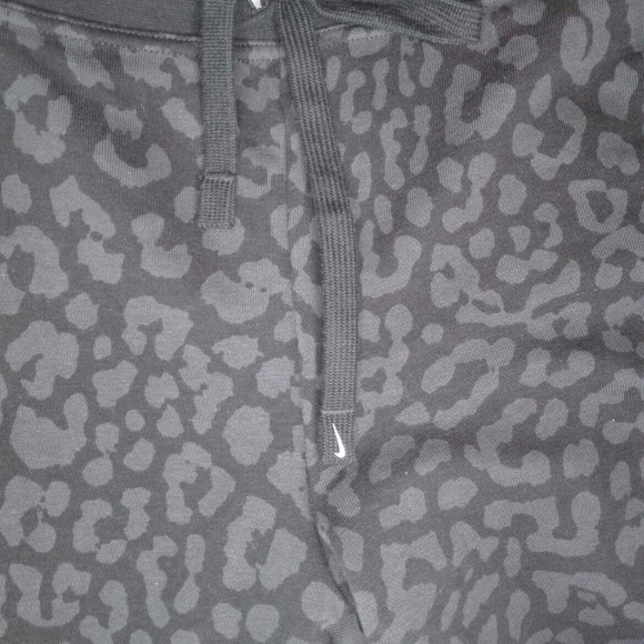 leopard print nike sweatpants size M - Picture 5 of 11